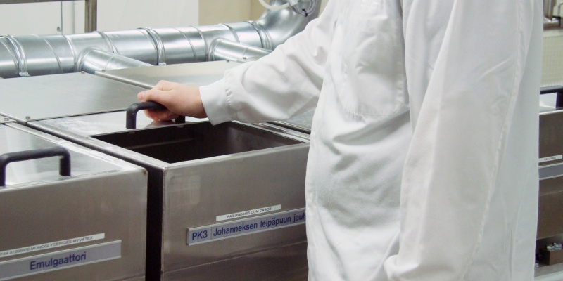 Stainless steel dosing hoppers for small ingredients