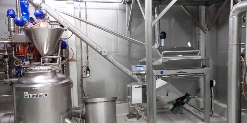 Pectin dosing to vacuum mixer