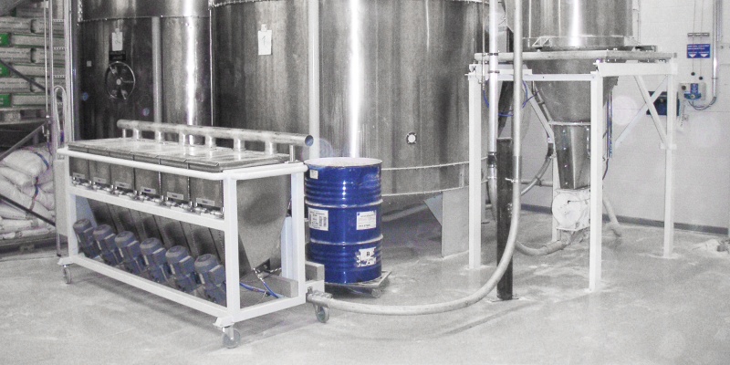 Powdermatic™ 100-A in medium-size bakery. Pulla Pirtti Oy
