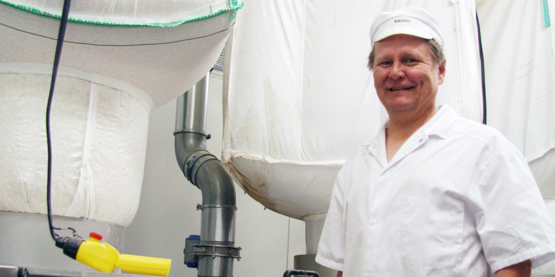 "We are happy with Powder Technic's sour dough system.It has remarkably helped the work of our bakers and allows as keep our product quality stable", says Rauno Heikkinen, production manager of SOK Suursavo Bakery 